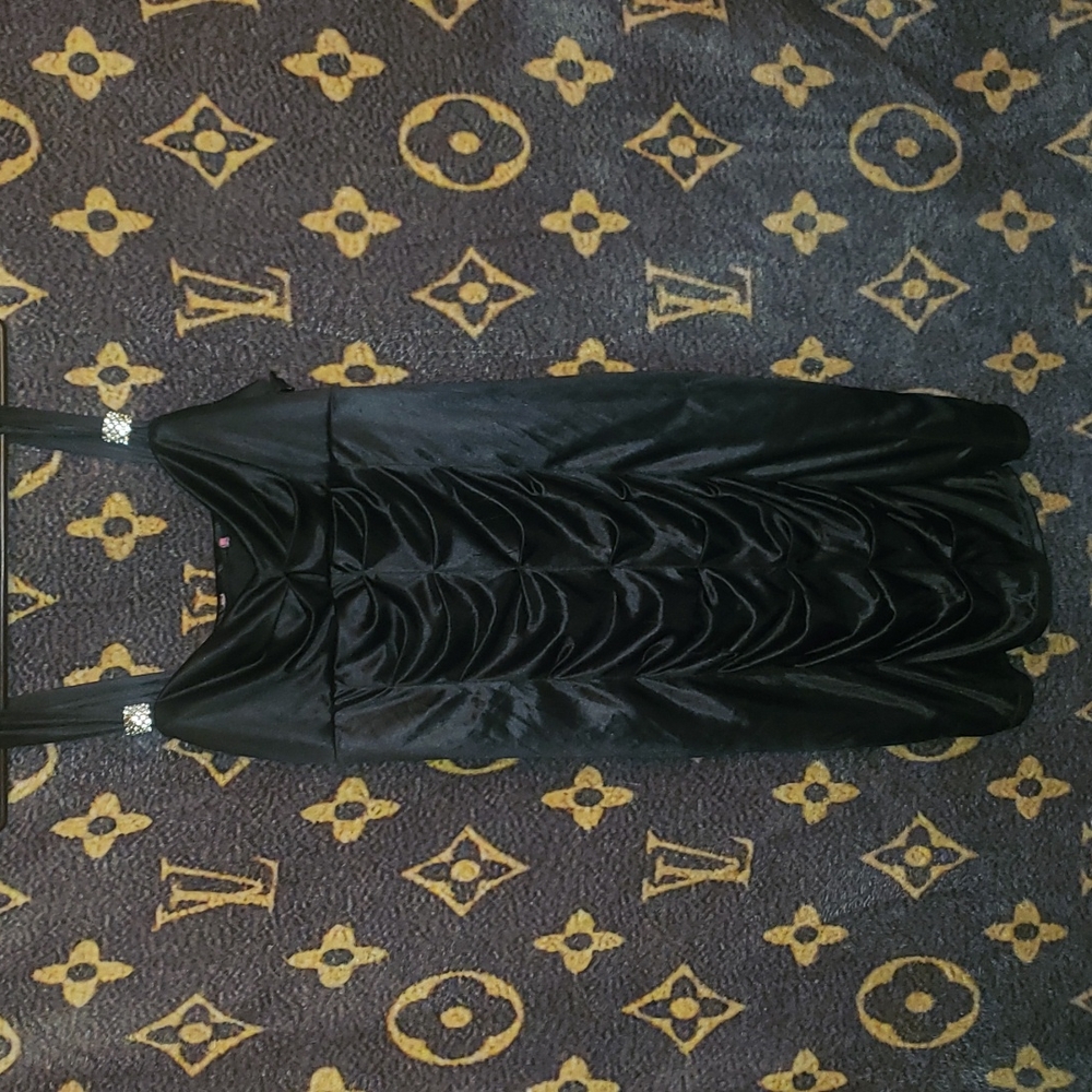 "Lil' black dress"